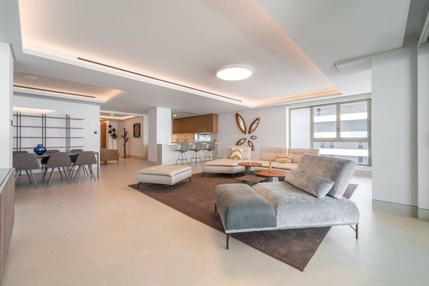 4 bedroom luxury Apartment for rent in Málaga, Andalusia - Photo 1