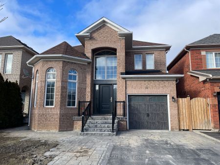 Detached Home For Lease | N8060982 - Photo 2