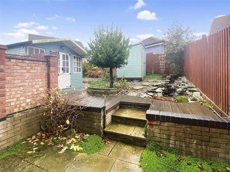 2 bedroom end of terrace house to rent - Photo 2