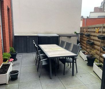 Modern gelijkvloers appartement met terras in hartje stad - Photo 3