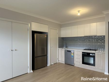 2 Bedroom Granny Flat Available Now - Photo 2