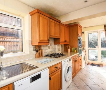 3 bedroom detached house to rent - Photo 3