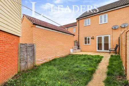 2 bedroom terraced house to rent - Photo 3