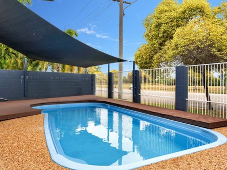 11/12-14 Old Common Road, Belgian Gardens QLD 4810 - Townhouse For Rent | Domain - Photo 2