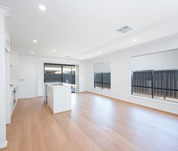 16 Oceanic Crescent, Waitpinga SA 5211 - House For Rent | Domain - Photo 2