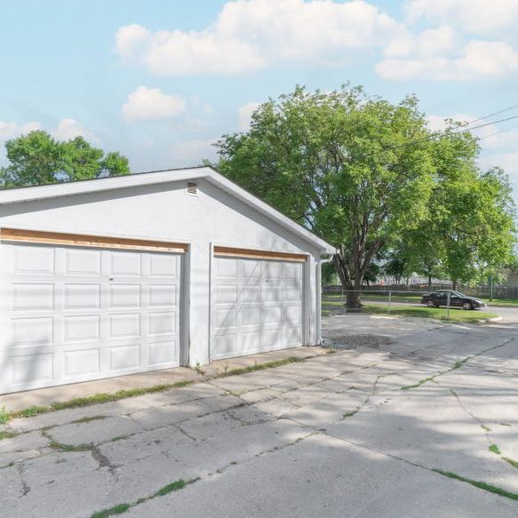 920 Weatherdon, Winnipeg, MB - Photo 1