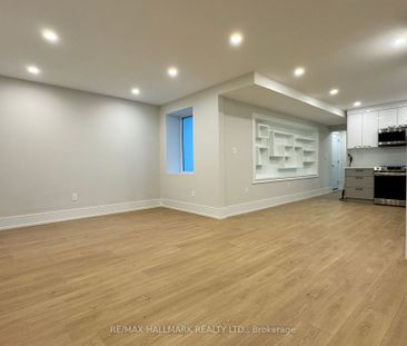 Townhouse For Lease | C8131046 - Photo 4