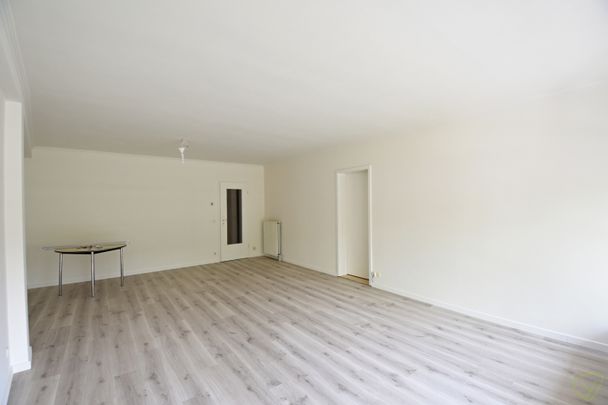 Gerenoveerd appartement te huur in het centrum van Eeklo! - Photo 1