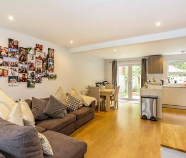 3 bedroom link detached house to rent - Photo 1