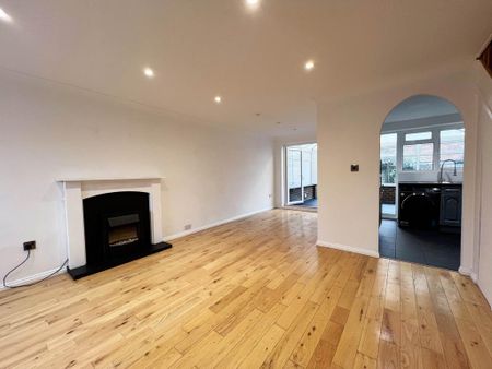 3 bedroom semi-detached house to rent - Photo 2