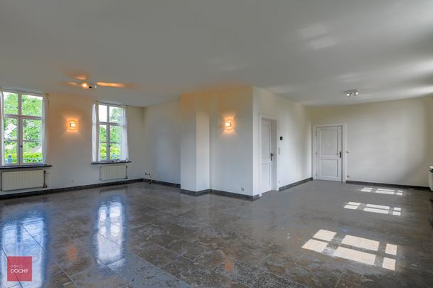 Centraal gelegen praktijkruimte of bureel met woonst | Statiestraat - Photo 1