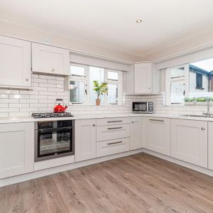 Clarendon Street, Room 7, Cityside, BT48 7ET - Photo 2