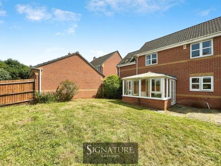 4 bedroom detached house to rent - Photo 2