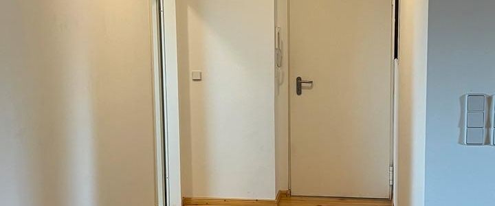 Dachgeschosswohnung möbliert Studio Apartment - Photo 1