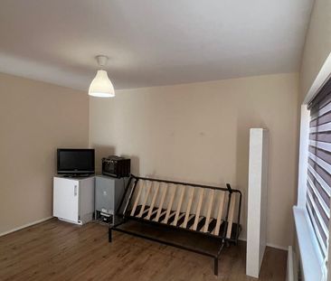 Studio Flat, Glebe Crescent, NW4 - Photo 4