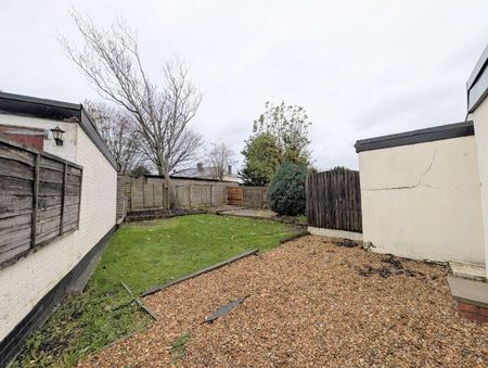 3 bedroom semi-detached house to rent - Photo 3