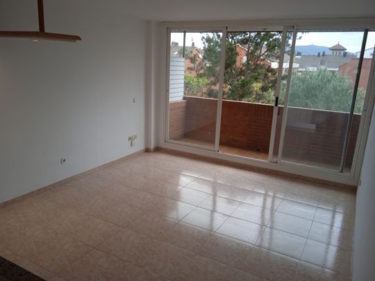 Apartamento de alquiler en Carrer de la Creu D'en Muntaner, Centre - Photo 1