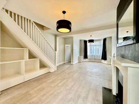 Sheldon Road, Edmonton, London, N18 - Photo 2