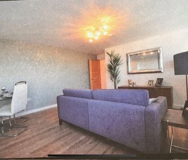 Sunny One Bedroom Flat to let in Epsom - Photo 4