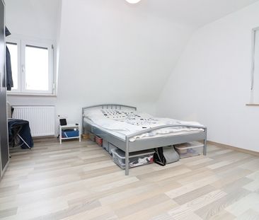 Komplett renovierte 2 Zimmer-Dachwohnung - Photo 5