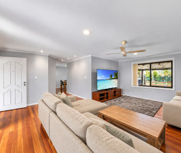 Spacious Family Home with New Carpets, Massive Pool & Outdoor Enter... - Photo 1