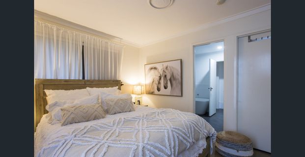 Spacious 4 Bed / 2 Bath Family Home in Prime Carine Location - Photo 1