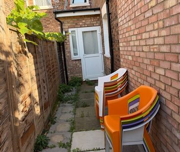 Room in a Shared House, St Ann's Road, N15 - Photo 2