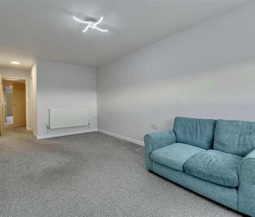 High Street, Cosham, PO6 - Photo 2