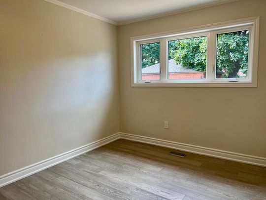 For Lease - 145 Earlton Road Unit# Main, Toronto, Ontario - Photo 1