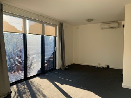 1/92 Glen Huntly Road ELWOOD - Photo 2