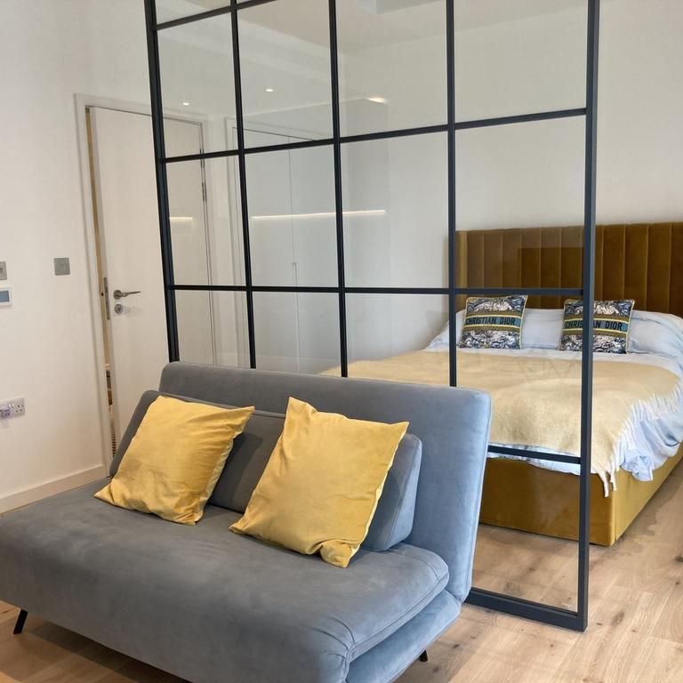Studio to rent - Photo 1
