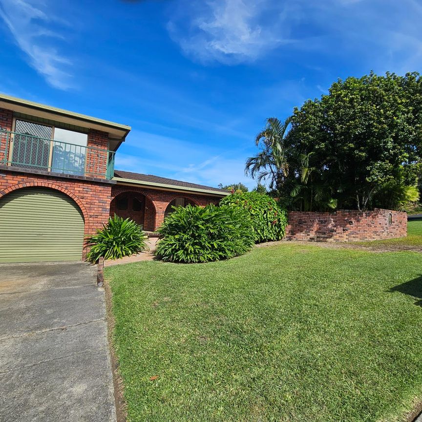 ROOM FOR THE FAMILY - Photo 1