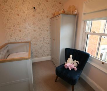 4 bedroom semi-detached house to rent - Photo 6