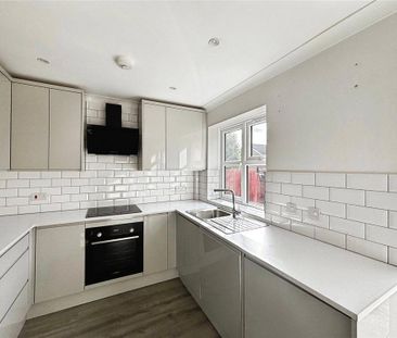 3 bedroom semi-detached house to rent - Photo 6