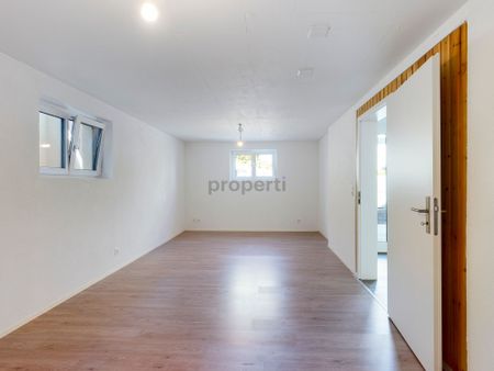 Charmante 2.5-Zimmer Wohnung in ruhigem Einfamilienhaus-Wohnquartier - Photo 2