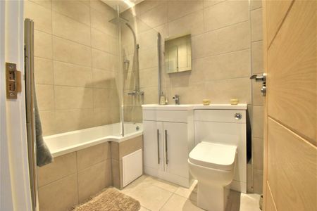 Park Street, Camberley, GU15 - Photo 4