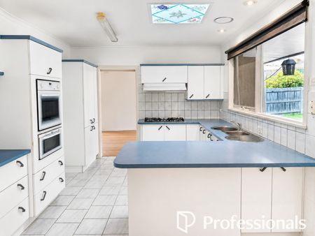 Spacious Family Home in Brentwood Secondary College & Mount View Primary School Zones - Photo 4