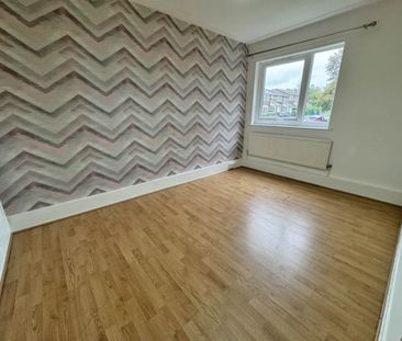 Stephenson Drive, Moorside - Photo 4