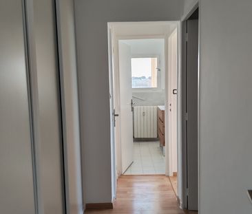 Location Appartement 4 pièces 71m² TOULON 83000 - Photo 4