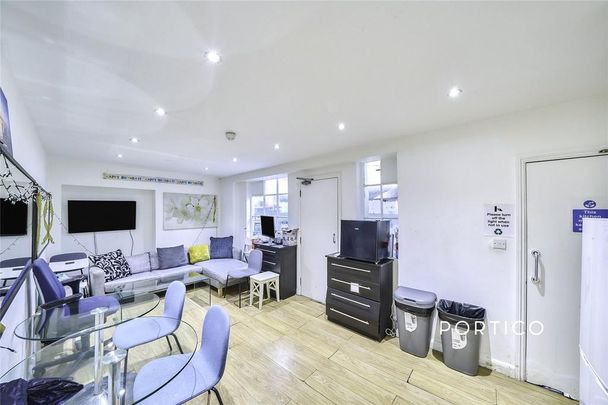 1 bedroom in a house share to rent - Photo 1