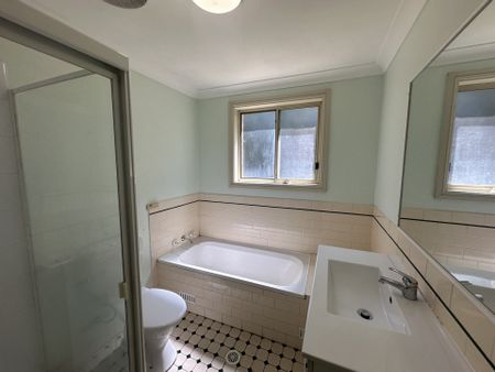 Two bedroom property - Photo 5