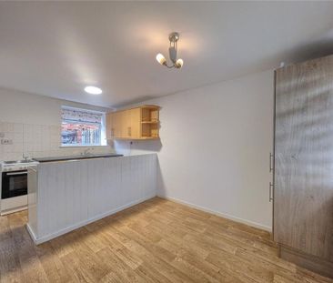 3 bedroom end of terrace house to rent - Photo 6