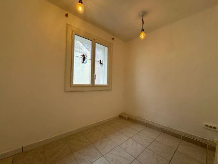 Secteur Saint Antoine 13015 Appartement type 3 en duplex à louer - Photo 2