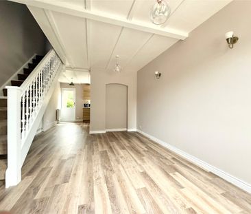 2 bedroom House in Bishops Drive, Wokingham - Photo 5