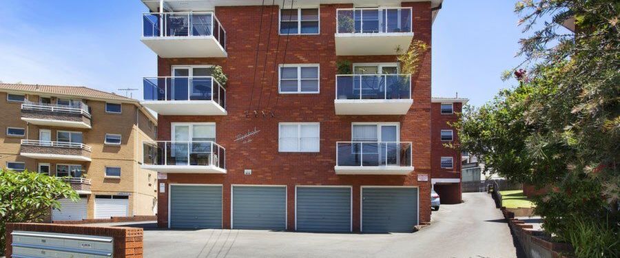 Light-Filled Living in the Heart of Cronulla - Photo 1