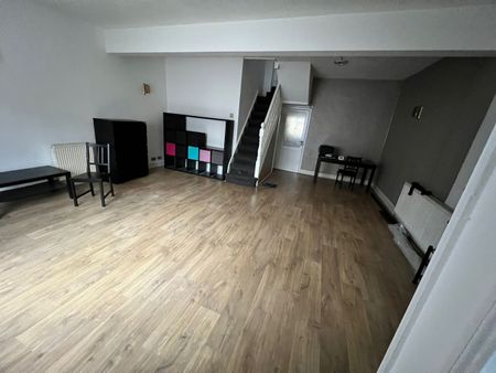 4 Bed Terraced House, Maynard Road, E17 - Photo 2
