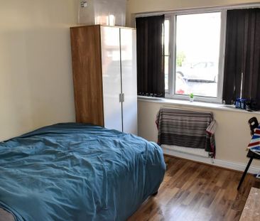 6 bedroom semi-detached house to rent - Photo 4