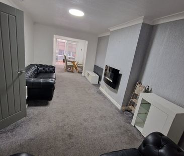 4 Bed Semi-Detached House, Seddon Avenue, M18 - Photo 3