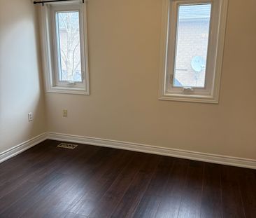 For Lease - 196 Pressed Brick Drive, Brampton, Ontario - Photo 6