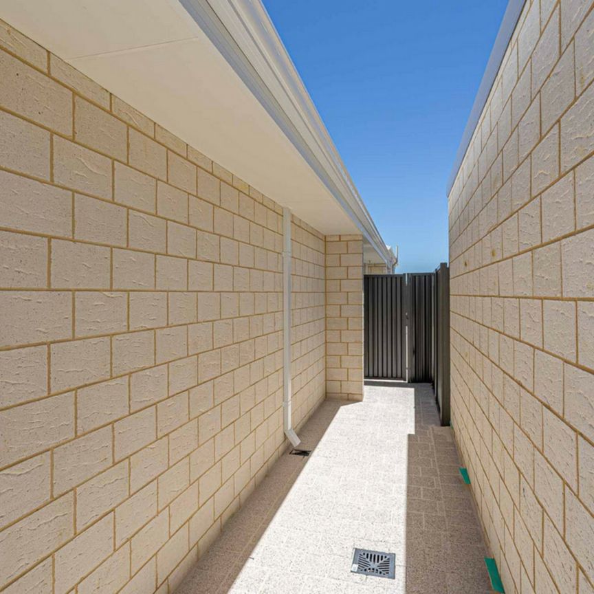 Brand new and waiting for you - Photo 1